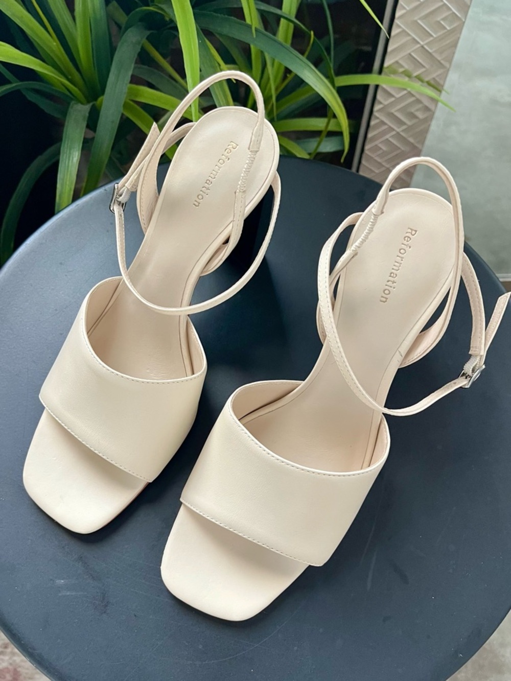 Reformation Grayson Heeled Sandal in Natural  (Size 9) - Picture 2 of 5